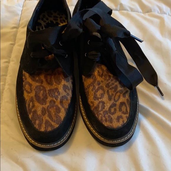 Leopard shoes - Picture 2 of 2